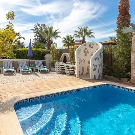 Oliveira Family Bbq Pool Villa