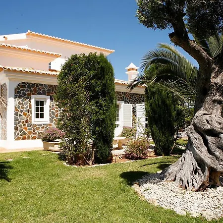 Oliveira Family Bbq Pool * Porches (Algarve)