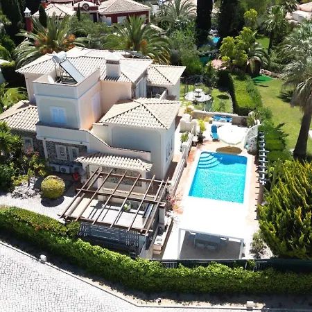 Oliveira Family Bbq Pool Villa